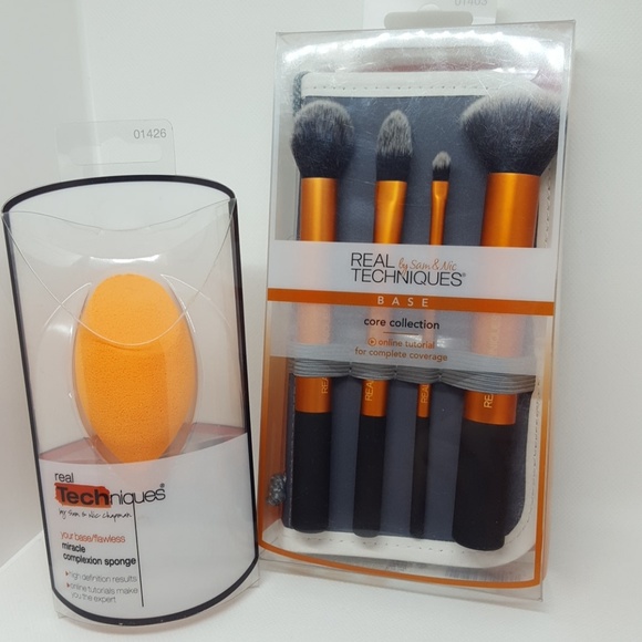 Real Techniques Makeup Brush Set + Miracle Sponge - Picture 5 of 5